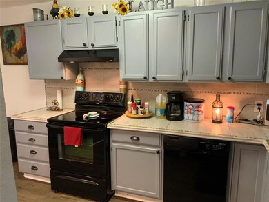 1013 N Howeth St, Gainesville, TX 76240 - photo 7