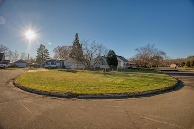 2714 Diane Ln, Hibbing, MN 55746 - photo 3