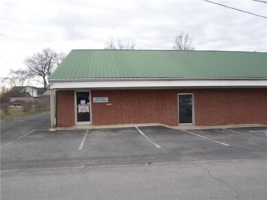 109 Noblitt St, Shelbyville, TN 37160 - photo 6