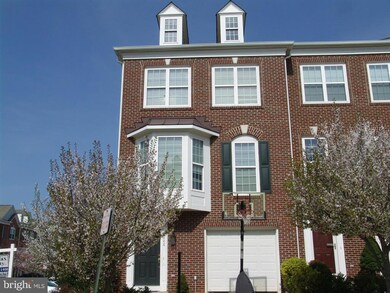 8946 Singleleaf Cir, Lorton, VA 22079 - photo 2
