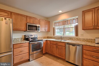 104 Barrington Ct, Palmyra, PA 17078 - photo 3