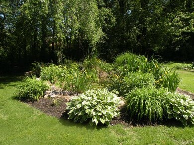 4471 Chestnut St, Emmaus, PA 18049 - photo 5