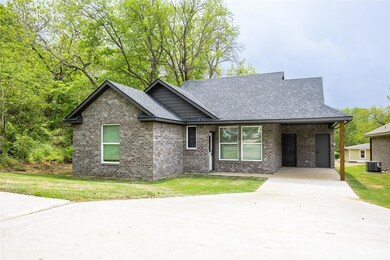 920 W Day St, Denison, TX 75020 - photo 2