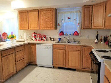 844 Country Place Dr, Tobyhanna, PA 18466 - photo 4