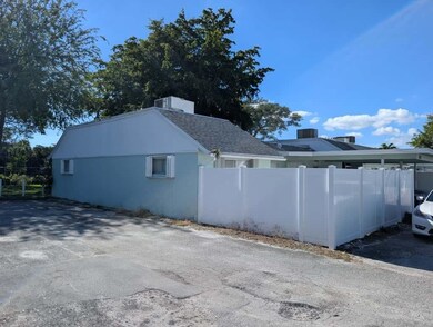 9322 SW 5th St, Boca Raton, FL 33428 - photo 2