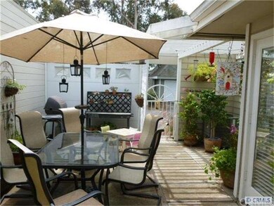 Direct access to the breakfast nook