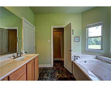 Master Bath/Spa. Lage spa tub, seperate shower and
