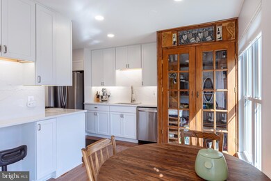 13418 Whaley Ct, Herndon, VA 20171 - photo 4