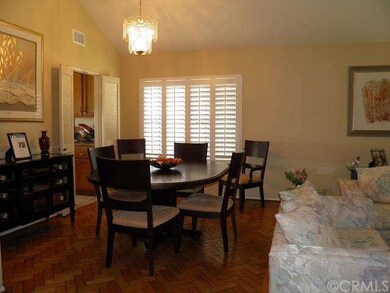 FORMAL DINING AREA!