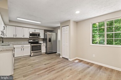 3593 Wharf Ln, Triangle, VA 22172 - photo 7