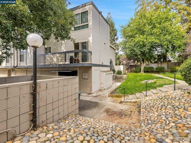 2033 Sierra Rd unit 10, Concord, CA 94518 - photo 2