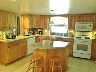 261 Log Tavern Rd, Milford, PA 18337 - photo 5