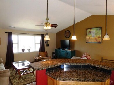 3351 SW Salmon Ct, Redmond, OR 97756 - photo 4