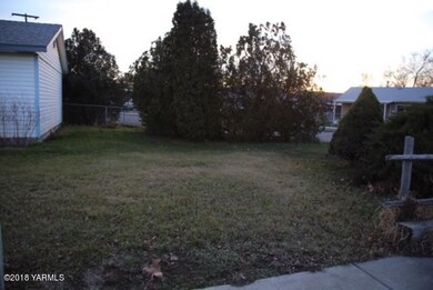 126 Moxee Ave More Yard