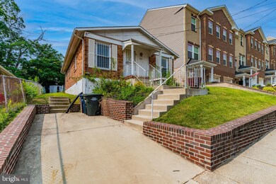 5221 D St SE, Washington, DC 20019 - photo 4