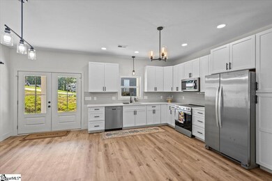 721 Boling Rd, Taylors, SC 29687 - photo 6