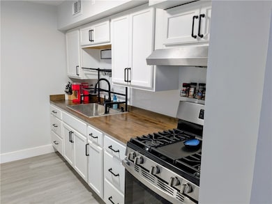 1326 6th Ave unit 401, Beaver Falls, PA 15010 - photo 4