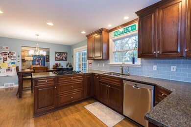 4712 Chantry Ct kitchen
