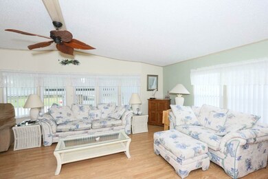 810 Periwinkle Cir, Sebastian, FL 32976 - photo 4