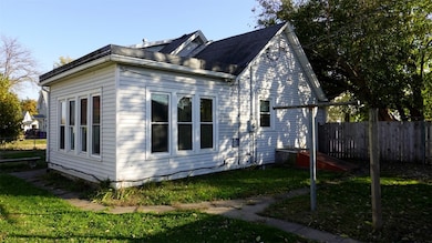 1756 Mallory St SW, Cedar Rapids, IA 52404 - photo 5