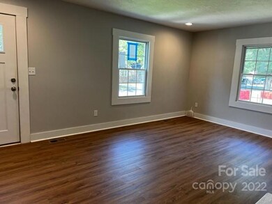 326 Westwood Dr, Statesville, NC 28677 - photo 7