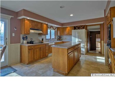 37 Ladwood Dr, Holmdel, NJ 07733 - photo 2