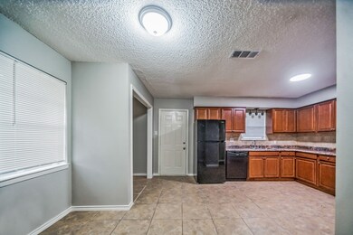 5911 Shirley Mae Ln, Houston, TX 77091 - photo 6