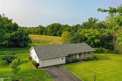 4804 Ackermans Ln, Coopersburg, PA 18036 - photo 2