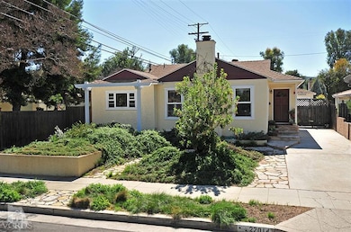 22014 Celes St, Woodland Hills, CA 91364 - photo 3