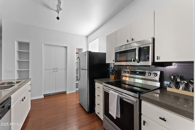 008-kitchen