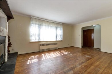 70-8 170th St, Fresh Meadows, NY 11365 - photo 6