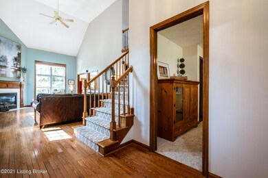 8907 Fox Chase Place, Louisville, KY 40228 - photo 7