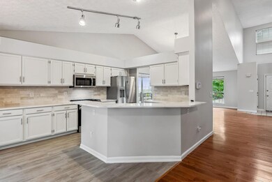15-web-or-mls-300-adamson-dr