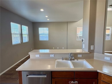 29212 Dakota Dr, Valencia, CA 91354 - photo 5