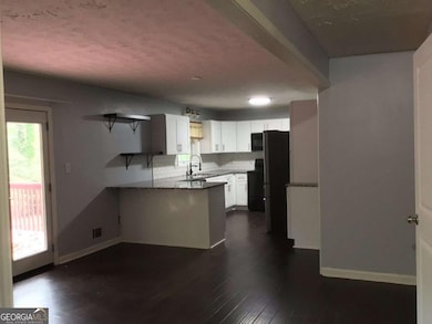 5826 Simone Dr, Stone Mountain, GA 30087 - photo 4