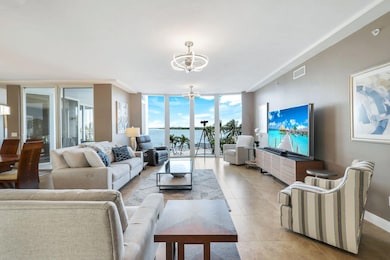 700 La Peninsula Blvd #206, Naples, FL 3