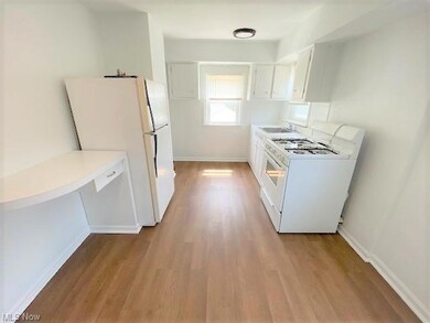 1520 Rockefeller Rd, Wickliffe, OH 44092 - photo 2