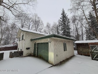 5318 Caribou Ave, Anchorage, AK 99508 - photo 2