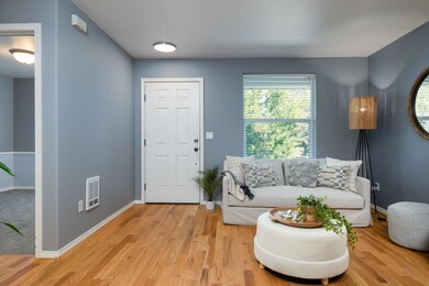 3151 Wells Acres Rd Interiors 1 of 13