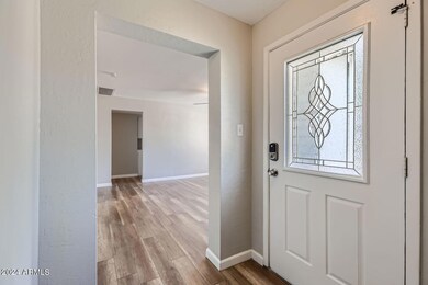 2029 W Claremont St - Web Quality - 005