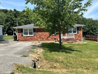 130 Gilkey Dr, Hopkinsville, KY 42240 - photo 2