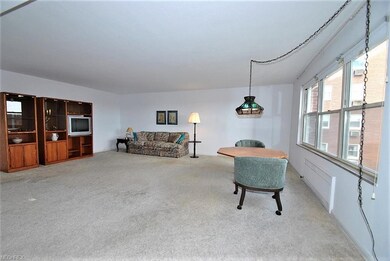 Large, open concept unit!