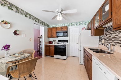 2169 Sunderland Ct unit 201B, Naperville, IL 60565 - photo 5