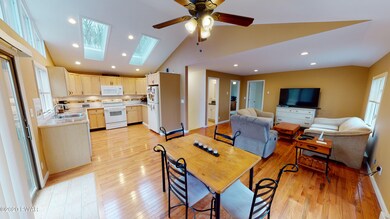 102 Davos Ln, Tafton, PA 18464 - photo 2