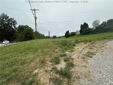 105 Chase Ln, Point Pleasant, WV 25550 - photo 5