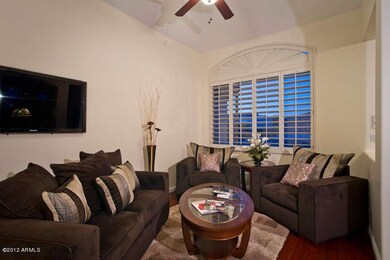 005 formal living room LV776