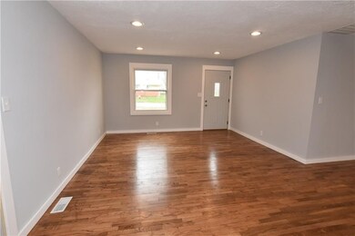 373 Collier St, Columbus, IN 47201 - photo 2