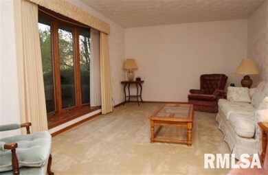 2116 W 43rd St, Davenport, IA 52806 - photo 7