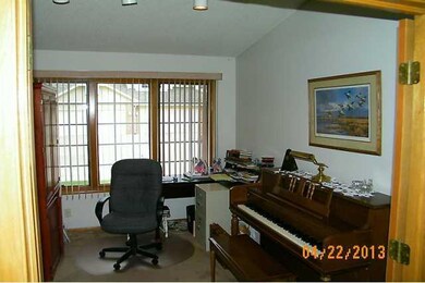 Studio/Study/Office. Beautiful sunny view.