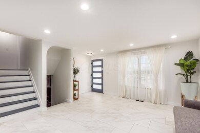 684 Westbriar Ct, Columbus, OH 43228 - photo 4